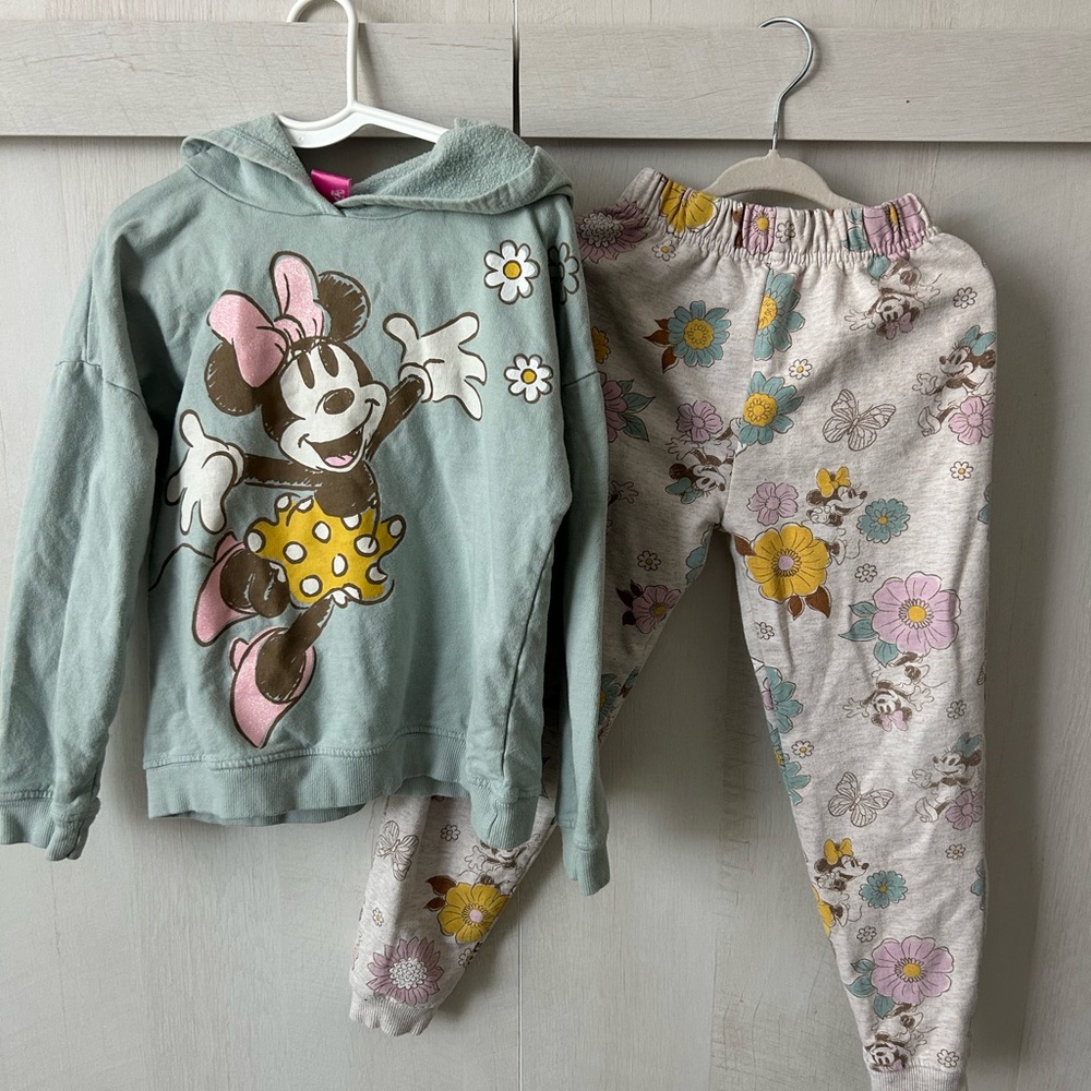 Minnie Mouse Hoodie and Floral Pajama Set 5t